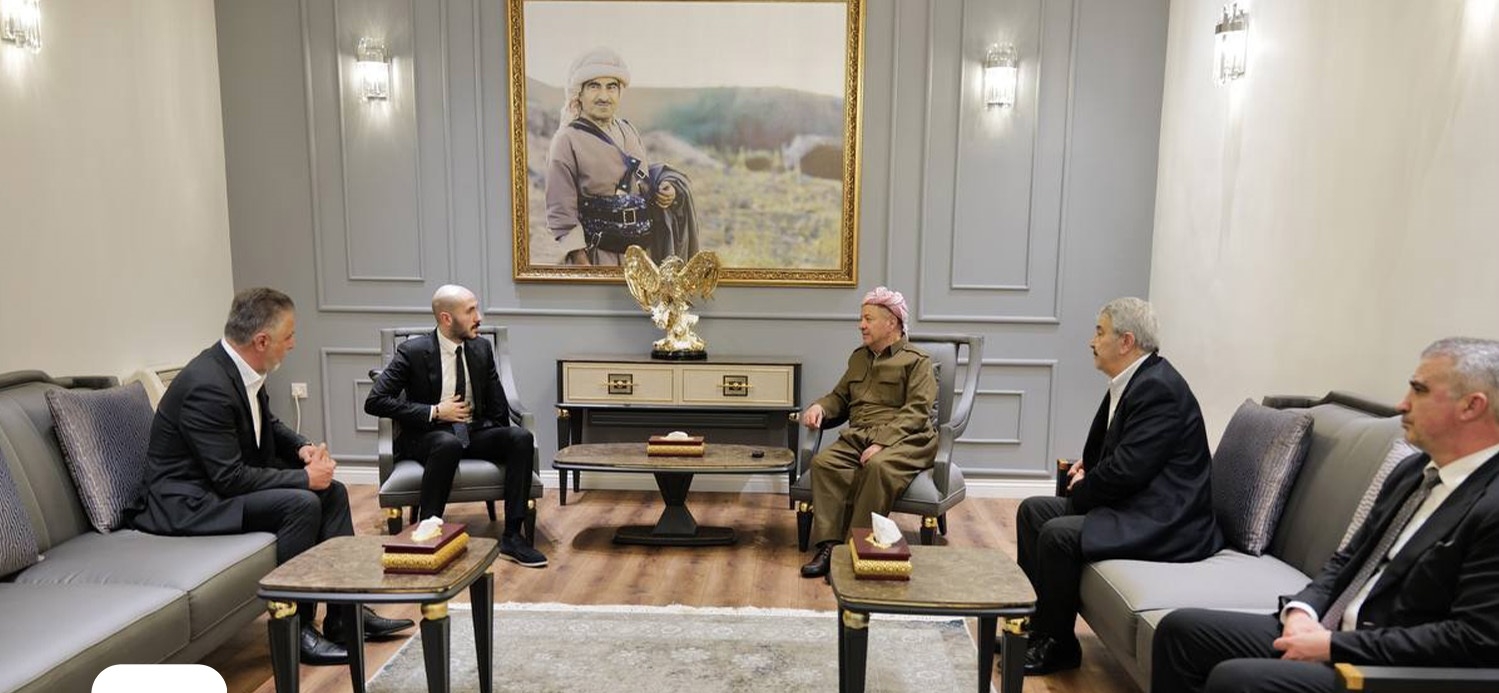 الرئيس بارزاني يستقبل نجل وشقيق الشهيد بيشرو دزيي