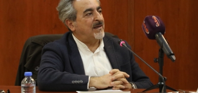 ڕێبوار سیوەیلی  نووسەر و مامۆستای زانكۆ:     لەبری ئەوەی حزب لە ئێستادا كەلێنەكانی كۆمەڵگە پڕبكاتەوە، كەلێنی زۆر گەورەی لە كۆمەڵگەدا دروست كردووە