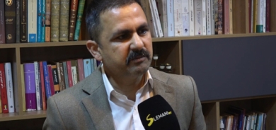 د. ماجید خەلیل فەتاح مامۆستای زانكۆی سلێمانی:     لە دوای ساڵی 1975ـەوە كۆمەڵێك هێزی ئایدیۆلۆژیی پەڕگیر هاتنە نێو مەیدانەكەوە، بەبێ ئەوەی یەك دێڕ خوێندنەوە بۆ سرووشتی كۆمەڵایەتیی كورد بكەن