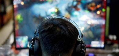 الأطفال الأكثر تأثراً بأضرار سماعات الأذن