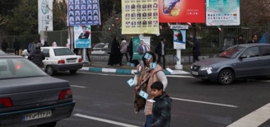 إيران تنتخب برلمانها الجديد وسط ترقب بشأن المشاركة