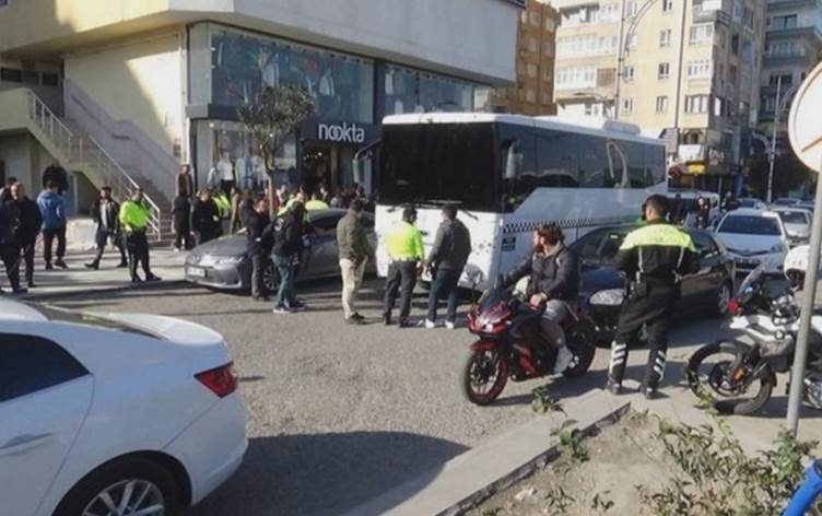 RIHA – Midîbûsa hêzên ewlehiyê li zarokekê û meta wê da: Zarok mir