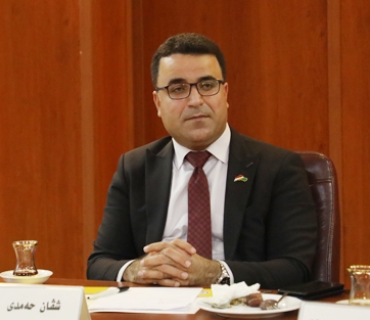 شڤان حەمدی  ئەندامی بازنەی گفتوگۆ:     كێشەی سەرەكیی فرەحزبی ئەوەیە كە لەناو ژینگەی نەخۆشییەكی مەترسیدار لەدایك بووە، كە ئەویش یەكتر قبووڵنەكردن و سڕینەوە بووە