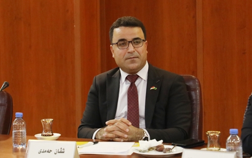 شڤان حەمدی  ئەندامی بازنەی گفتوگۆ:     كێشەی سەرەكیی فرەحزبی ئەوەیە كە لەناو ژینگەی نەخۆشییەكی مەترسیدار لەدایك بووە، كە ئەویش یەكتر قبووڵنەكردن و سڕینەوە بووە