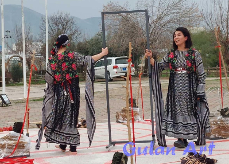 سه‌لمه‌ له‌نێوان مۆنۆدراما و دیۆدراما و فۆرٍمێكی نوێ