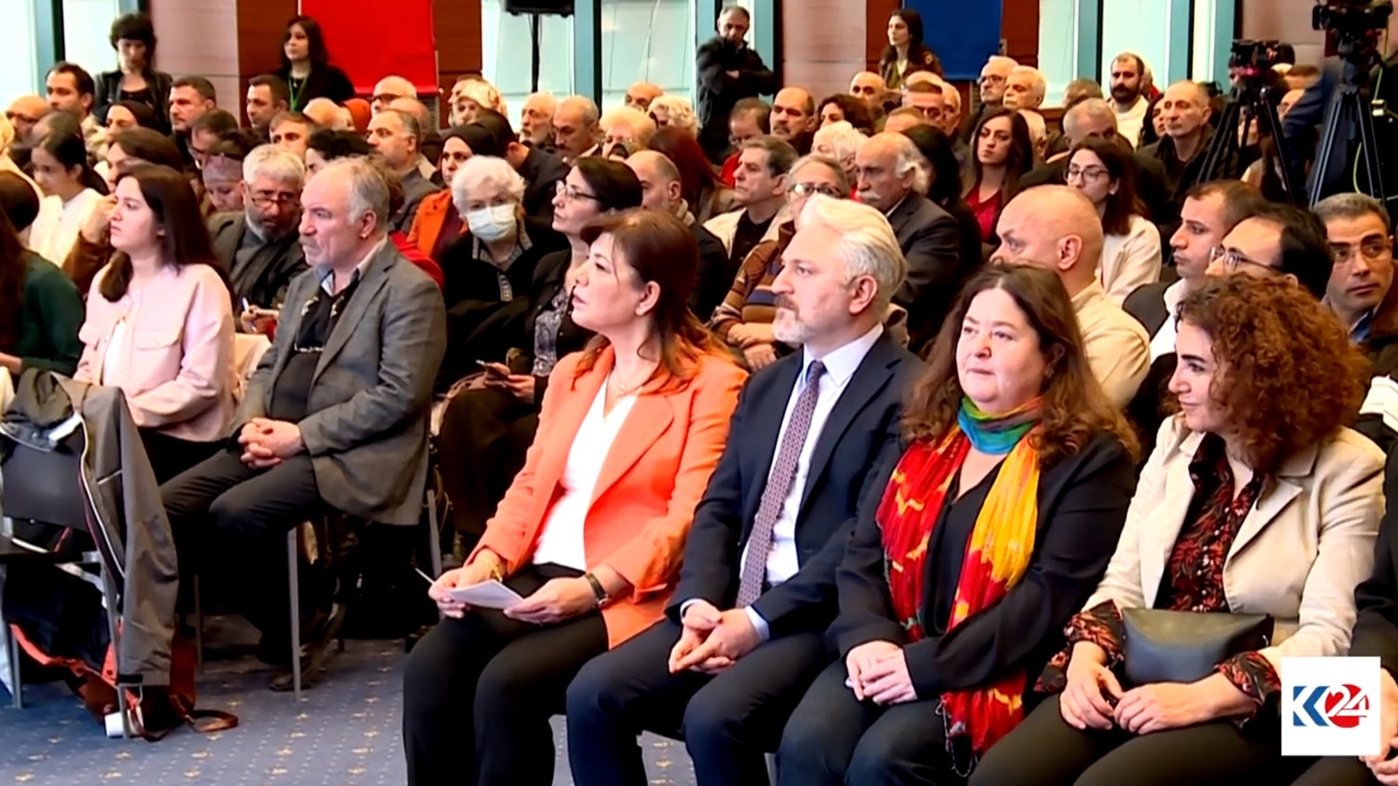 Çavdêr: Di Beyannameya DEM Partiyê de çi sozeke taybet û diyar bo Kurd û Kurdistaniyan nebû