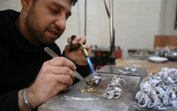 DÎLOK - Zîvên ku dinexşînin ji çend welatan re dişînin: ‘Gelek motîf û sembolên me hene!’