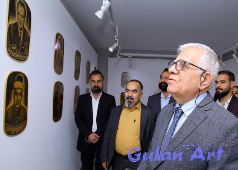 کیڤان بارزانی بە تابلۆکانی گوزارشت لە زمان و کەسایەتییەکانی کورد دەکات