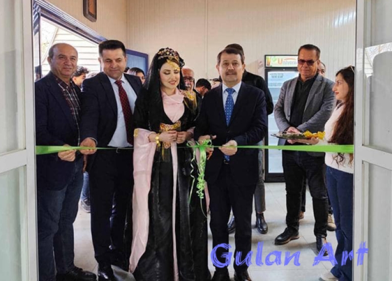 ڕۆژین حاج حوسێن پێشانگەیەكی شێوەكاری كردەوە