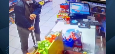 Bi gopal bi rê ve diçe: Hevjîna xwe û kurê xwe kuştin