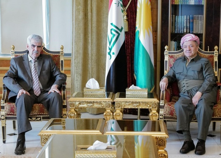 ســــەرۆك بــــارزانــــی پێشوازی لە لیژنەی هەرێمەكان و پارێزگاكانی ئەنجوومەنی نوێنەرانی عێراق دەكات