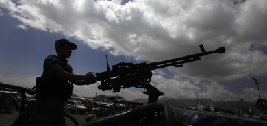 الحوثيون يعلنون استهداف سفينة أميركية في البحر الأحمر بالصواريخ