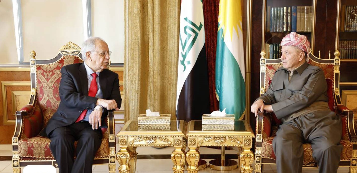 ســـەرۆك بارزانی پێشوازی لە فەخری کەریم سەرۆكی دەزگەی مەدا دەكات