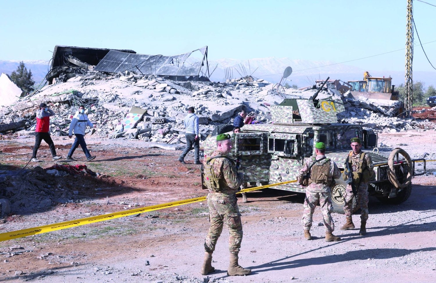 إسرائيل توسع «ساحات الاشتباك» في لبنان