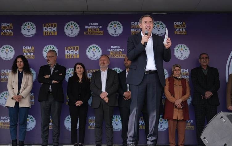 Bakirhan: Kalikên me derî ji wan re vekir, wan hebûna Kurdan înkar kir