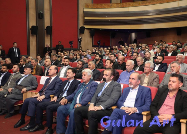 كاوە ئەمین كتێبی(جەنەڕاڵ بارزانی)بڵاوكردەوە