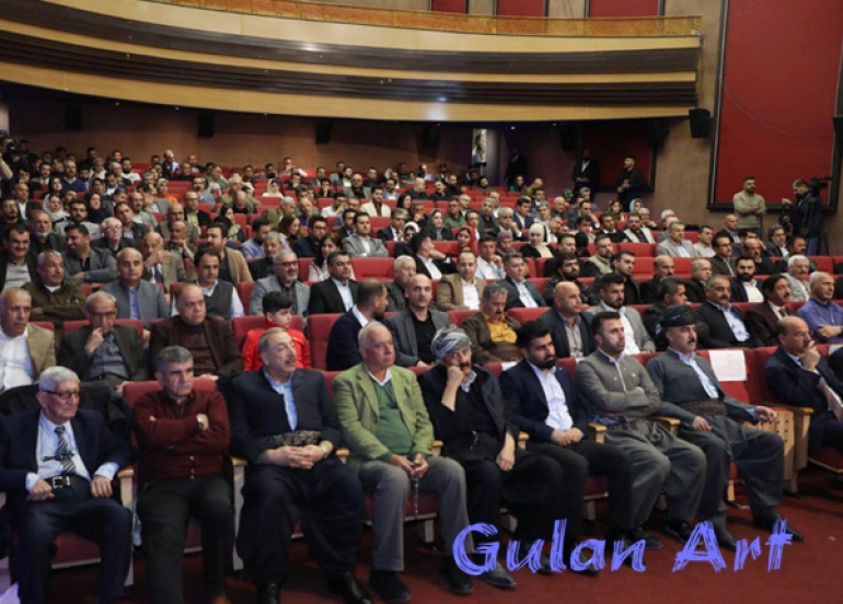 كاوە ئەمین كتێبی(جەنەڕاڵ بارزانی)بڵاوكردەوە