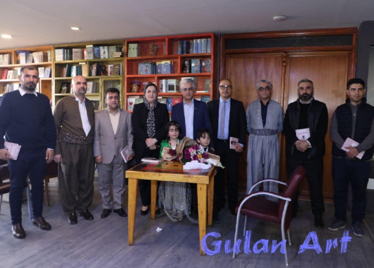 كاوە ئەمین كتێبی(جەنەڕاڵ بارزانی)بڵاوكردەوە