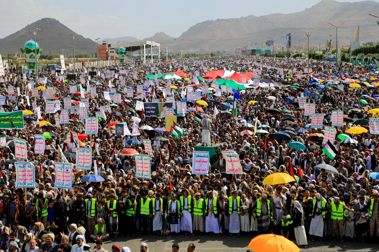 تهديد حوثي بتوسيع الهجمات إلى المحيط الهندي