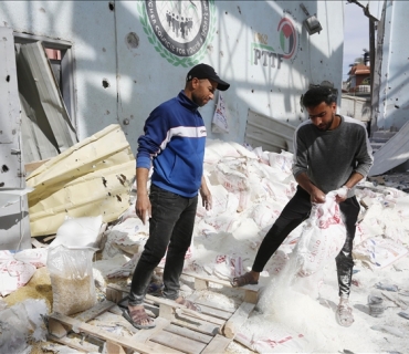 لەهێرشی ئیسرائیل بۆ سەر کۆگای یارمەتییە مرۆییەکان لە غەززە؛ ٨ فەلەستینی کوژران