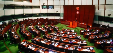 لانتقادها قانوناً جديداً في هونغ كونغ... الصين تصف بريطانيا بـ«المستعمِرة»