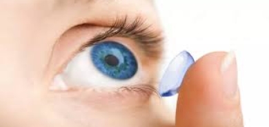 عدسات لاصقة «سحرية»لرؤية مثالية