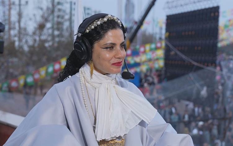 Hunermenda Tunisî Emel Mathlouthi: Muzîka Kurdî gelekî taybet e