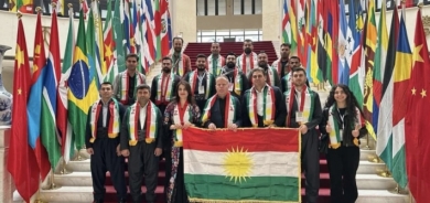 Şandeke bilind a Yekîtiya Ciwanên Demokrat ên Kurdistanê li Çînê beşdarî di dewreyeke pêşveçûnê de dikin