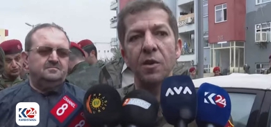 Fermande Mensûr Barzanî serperiştiya helmeta pakijkirina Dihokê dike