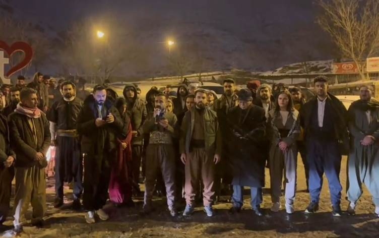 Li ser gora Ehmedê Xanî bi dirûşmên Kurdistanî Newroz hat pîrozkirin