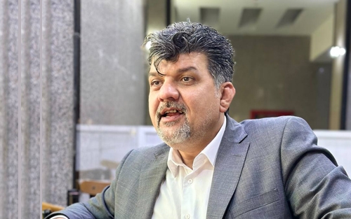 جەلیل مەندەلاوی  كەسایەتیی كوردی فەیلی و نووسەر و ڕۆژنامەنووس بۆ گوڵان:     فەیلییەكان بە هۆی دڵسۆزی و خۆبەخشییان بۆ كار و پەیوەندی نەتەوەیی، متمانە و ڕێزی بارزانیی نەمریان بە دەست هێنا