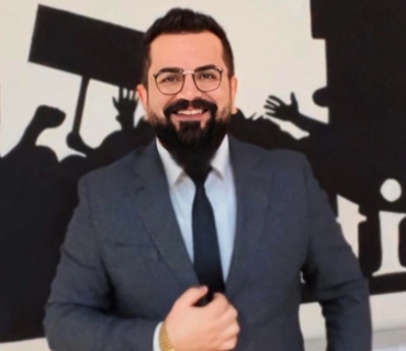  سـیـــاســـەت لــــە ســیــســـتـــەمــــی فـــرە حـــــزبــیـــدا