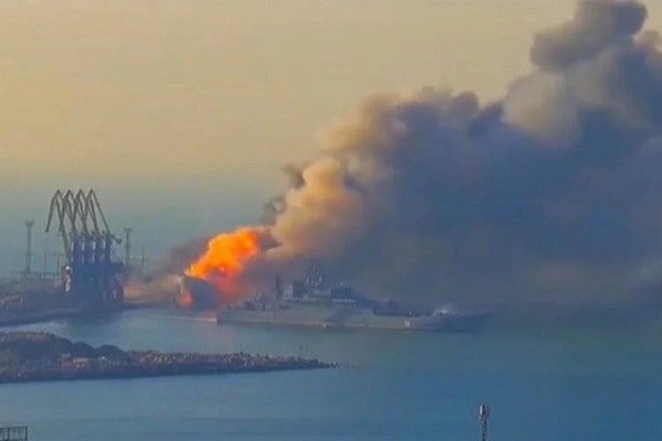 Ukrayna: Me du keştiyên cengî yên Rûsî ji nav birine