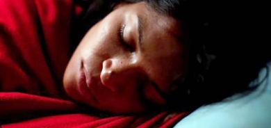 تحذير... عواقب صحية كبيرة للنوم الطويل بنهاية الأسبوع !