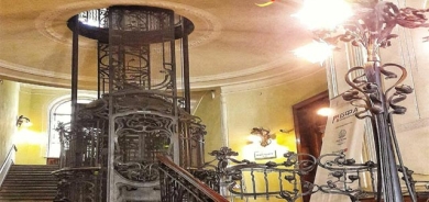 دیمەنە سەیرەكان: بەرزكەرەوە بە هێزی هەڵم