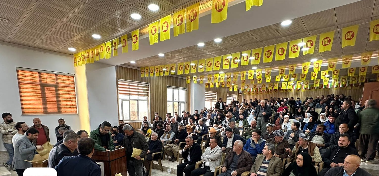 الحكومة المحلية في دهوك تعوّض عدداً من العوائل الجديدة التي تضررت بفعل السيول
