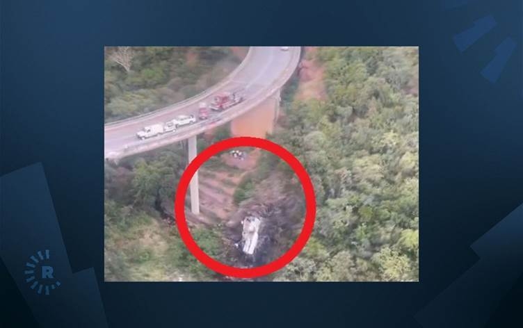 Otobus ji pirê ket: 45 kes mirin, tenê zarokek filitî