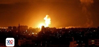 Israîl hejmareke bingehên serbazî li Sûriyeyê bombebaran dike û 36 kesan dikuje