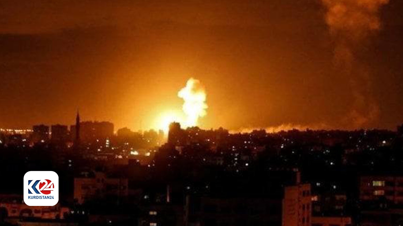 Israîl hejmareke bingehên serbazî li Sûriyeyê bombebaran dike û 36 kesan dikuje