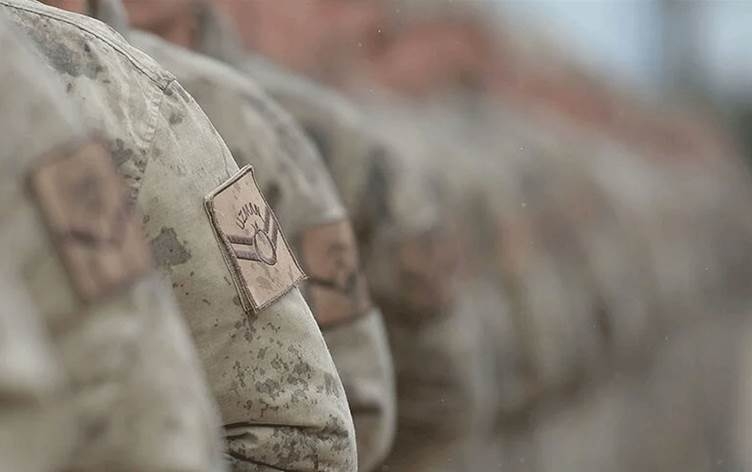 WAN – Leşkerekî pitika xwe ya 4 mehî kuşt, hevjîna xwe birîndar kir