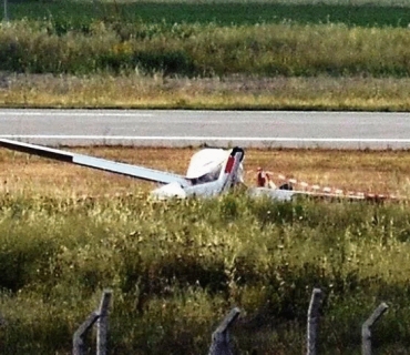 لە ئەنجامی کەوتنەخوارەوەی فڕۆکەیەکی بچوك لە ویلایەتی کالیفۆرنیا، ٢ کەس گیانیان لەدەستدا.