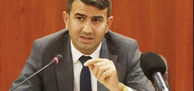 د.شاهۆ غەفور، مامۆستای زانكۆ و پسپۆڕی یاسای دەستووری  پێویستە پێداگری بكەین لەسەر جێبەجێكردنی ماددەی 65ی دەستوور، بۆ ئەوەی ئەنجومەنی فیدڕاڵی لە عێراق دابمەزرێت