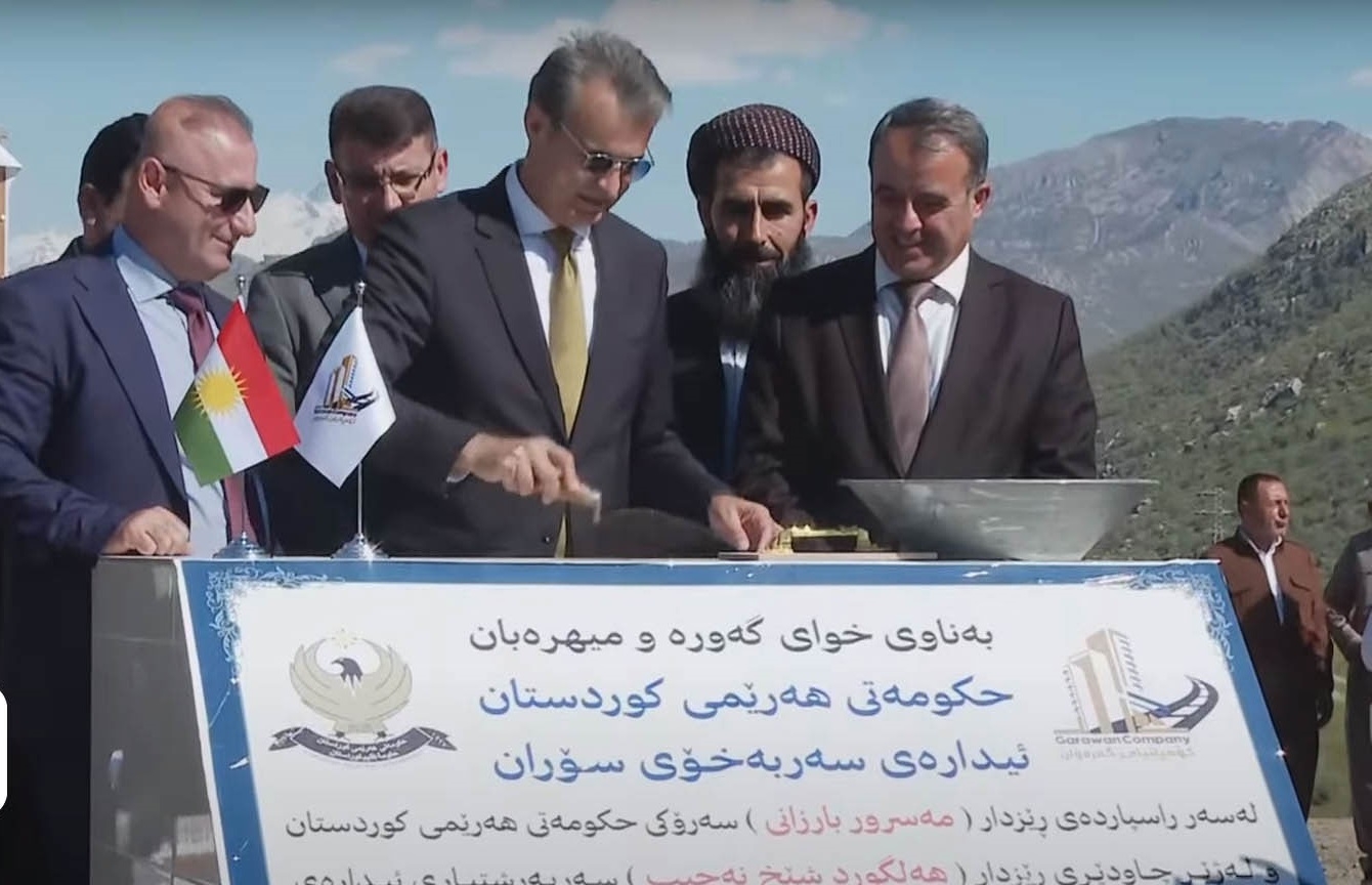 بتوصيةٍ من مسرور بارزاني.. وضع حجر الأساس لمشروعين في إدارة سوران