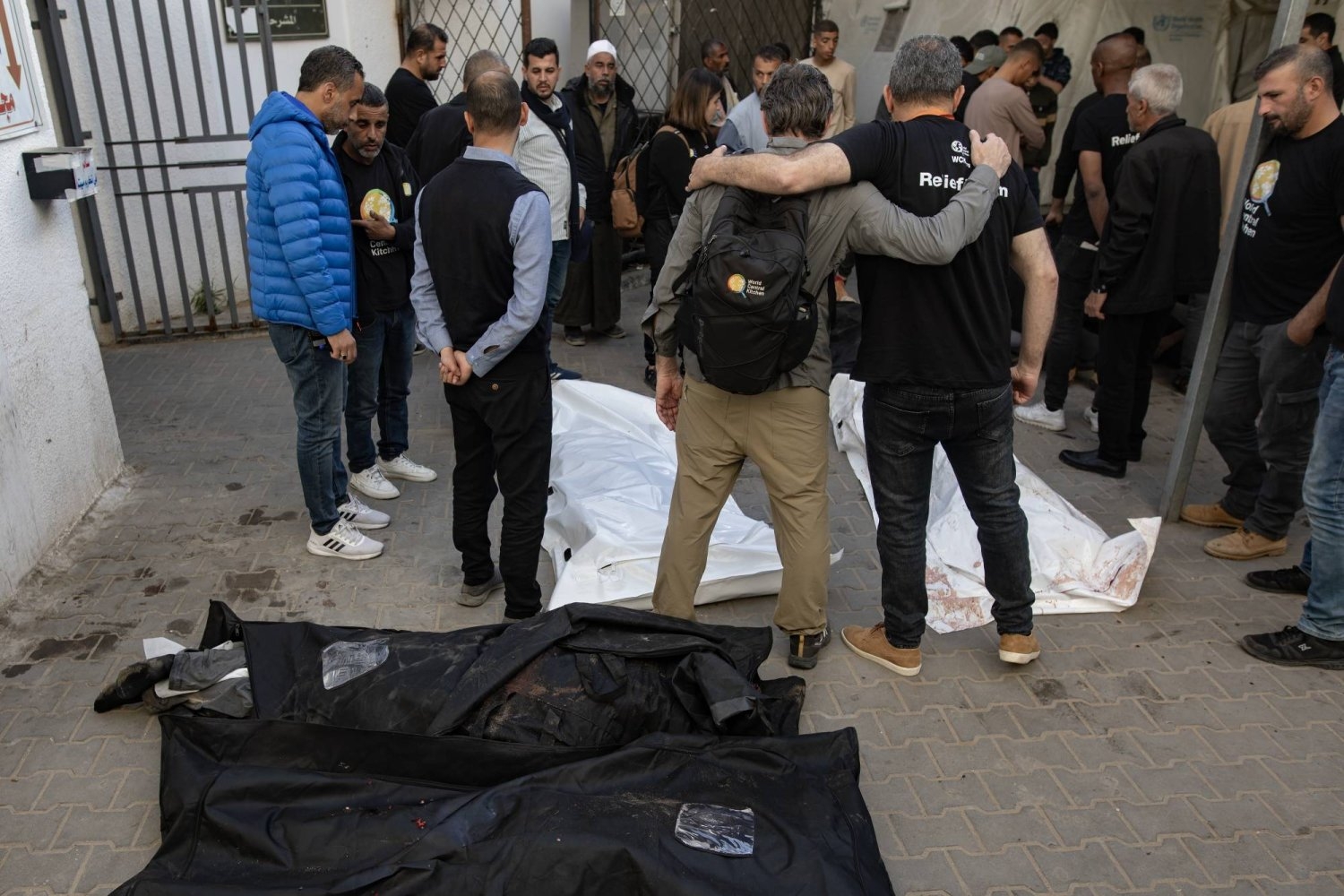 بايدن: إسرائيل «لم تفعل ما يكفي» لحماية عاملي الإغاثة في غزة