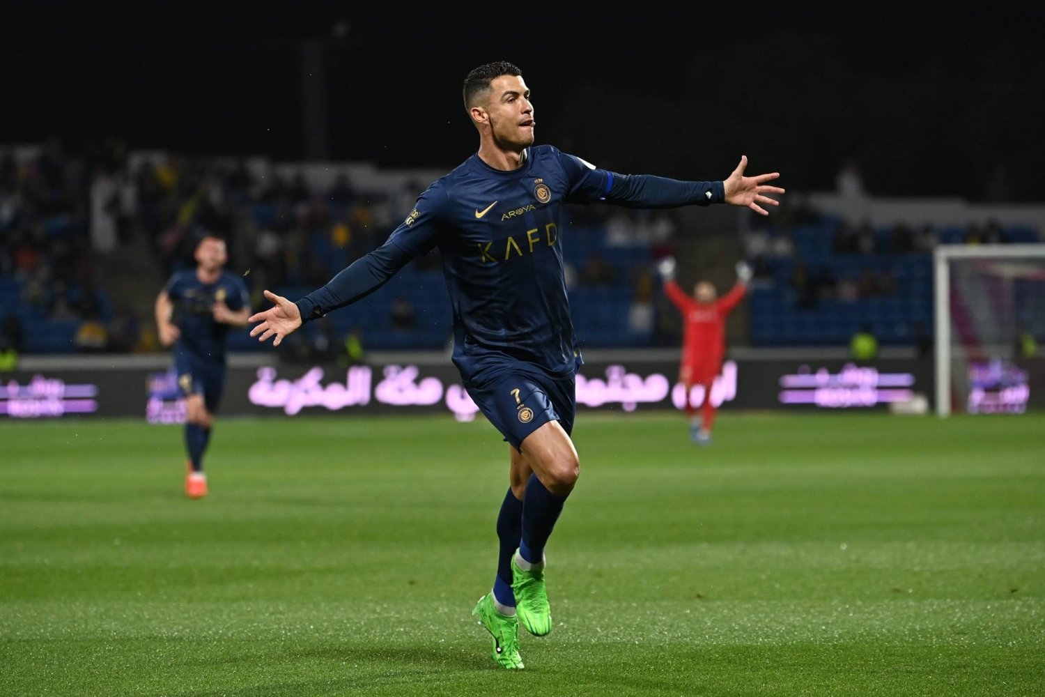 هاتريك ثانٍ يزف رونالدو لرقم جديد مع النصر