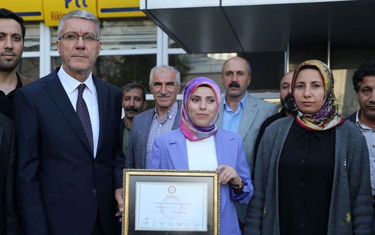 DEM Partiyê cara yekem Şaredariya Mûşê stand