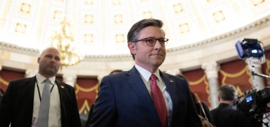 تمويل أوكرانيا يهدد مستقبل جونسون رئيساً لمجلس النواب الأميركي