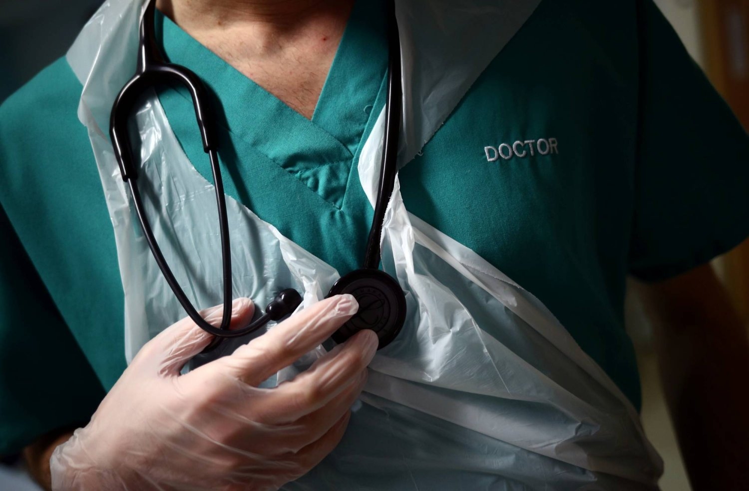 «علامتان حمراوان» تدلان على تجاهل طبيبك لمخاوفك... كيف تواجه ذلك؟