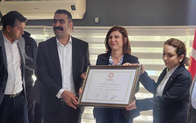 Hevserokên Şaredariya Bajarê Mezin a Amedê mazbata stand