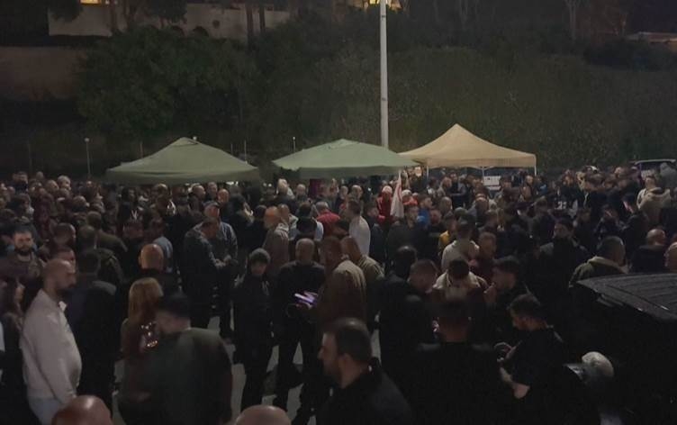 Libnan rêkarên li beramberî penaberên Sûriyeyî tundtir dike